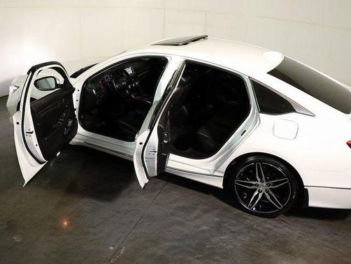 2022 Honda Accord Touring 2.0T