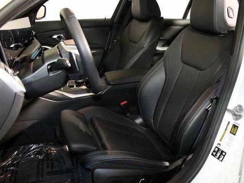 2025 BMW 330 i xDrive