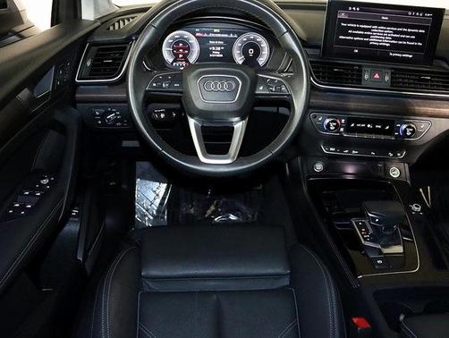 2025 Audi Q5 55 S line quattro Premium