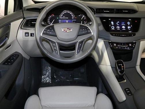 2017 Cadillac XT5 Premium Luxury