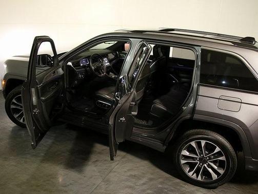 2023 Jeep Grand Cherokee 4xe Overland