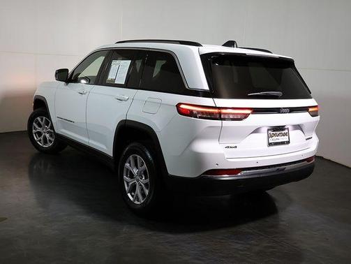 Bright White Clearcoat 2022 Jeep Grand Cherokee Limited