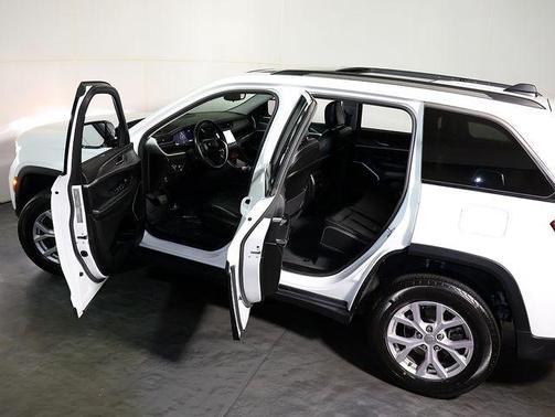 Bright White Clearcoat 2022 Jeep Grand Cherokee Limited