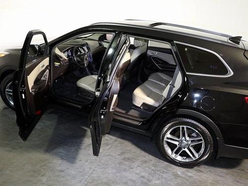 2017 Hyundai SANTA FE SE Ultimate