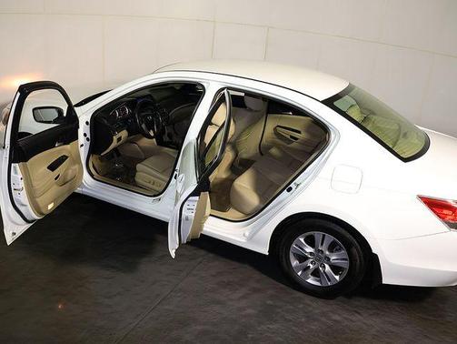 White Orchid Pearl 2012 Honda Accord SE