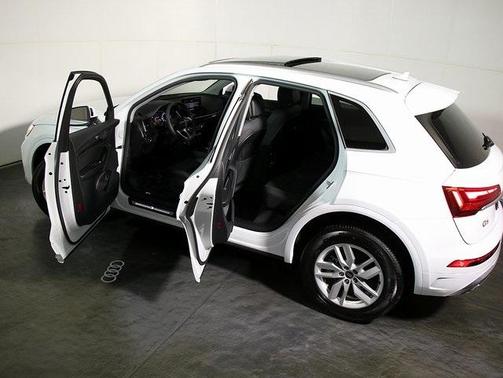 2024 Audi Q5 45 S line quattro Premium