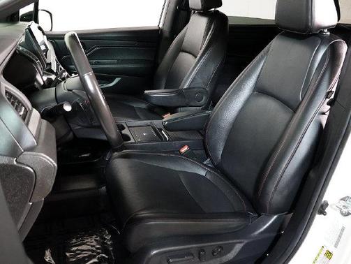 Platinum White Pearl 2025 Honda Odyssey Sport-L