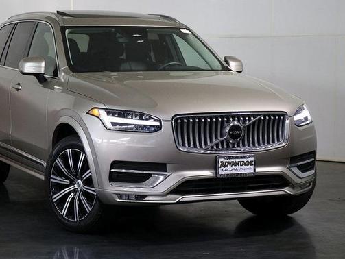 2024 Volvo XC90 B6 Core Bright Theme