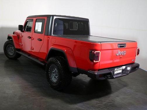 2022 Jeep Gladiator Overland