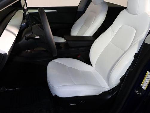 Deep Blue Metallic 2024 Tesla Model Y Performance