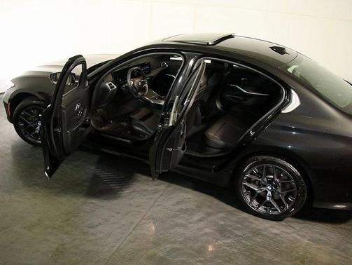 2025 BMW 330 i xDrive