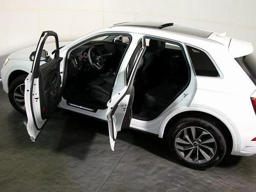 2024 Audi Q5 45 S line quattro Premium