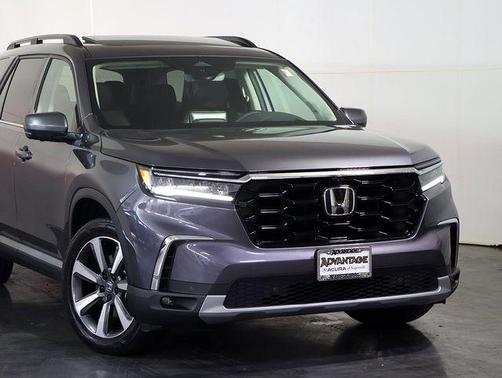 Modern Steel Metallic 2023 Honda Pilot Elite