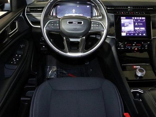 2022 Jeep Grand Cherokee L Laredo