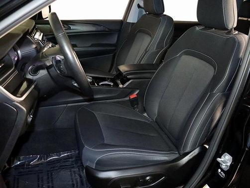 2022 Jeep Grand Cherokee L Laredo