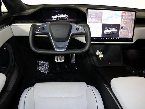 2023 Tesla Model S Plaid