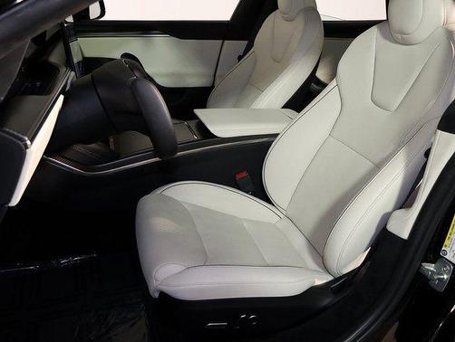 2023 Tesla Model S Plaid