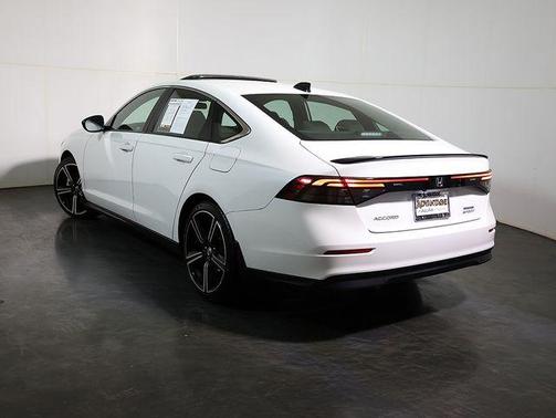 Platinum White Pearl 2024 Honda Accord Hybrid Sport