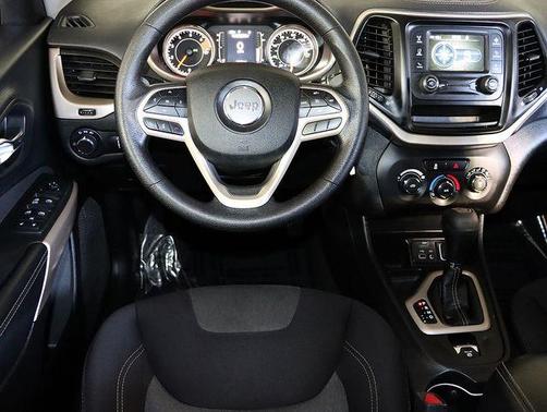 Deep Cherry Red Crystal Pearlcoat 2017 Jeep Cherokee Sport
