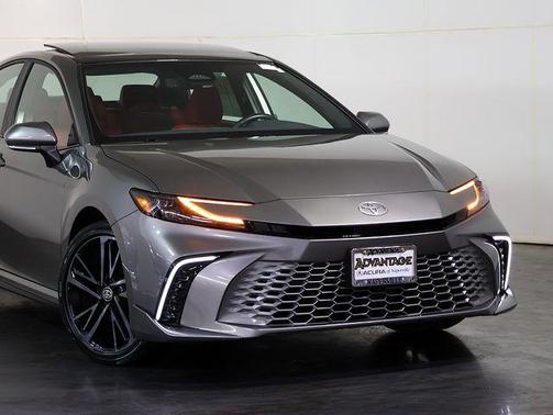 Metal 2025 Toyota Camry XSE