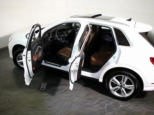 2024 Audi Q3 45 S line Premium