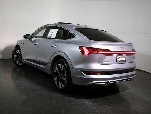 2023 Audi e-tron S line Premium