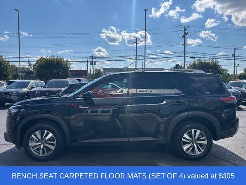2025 Nissan Pathfinder SL 4WD