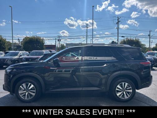 2025 Nissan Pathfinder SL 4WD