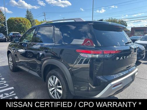 2025 Nissan Pathfinder SL 4WD