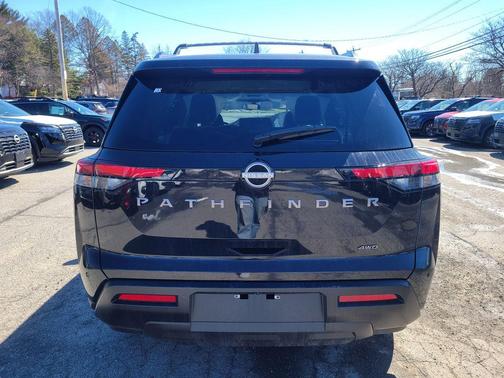 Super Black 2026 Nissan Pathfinder SV