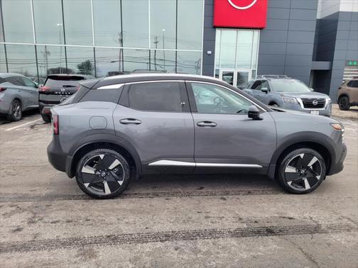 2025 Nissan Kicks SR