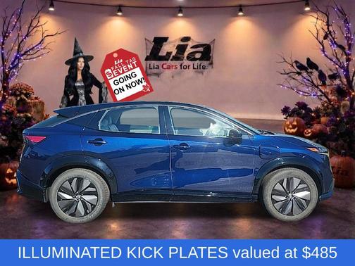 Deep Ocean Blue Pearl/Black Diamond Pearl 2024 Nissan ARIYA EVOLVE+