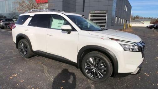 2025 Nissan Pathfinder SL 4WD