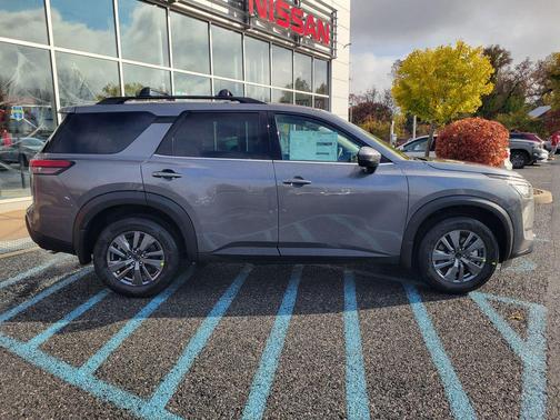 2025 Nissan Pathfinder SV 4WD