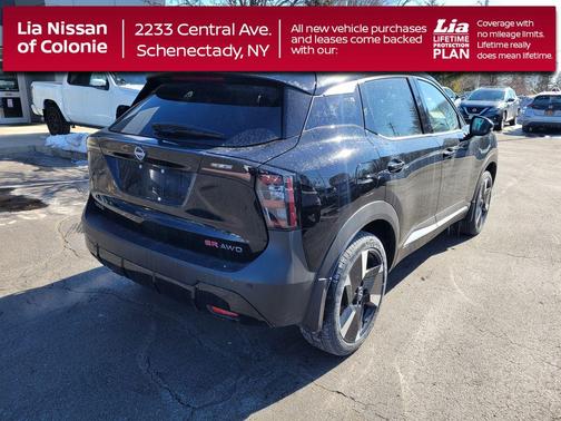 Super Black 2026 Nissan Kicks SR