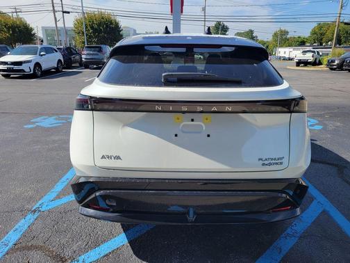 2025 Nissan ARIYA PLATINUM+
