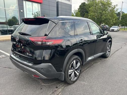 2022 Nissan Rogue SL