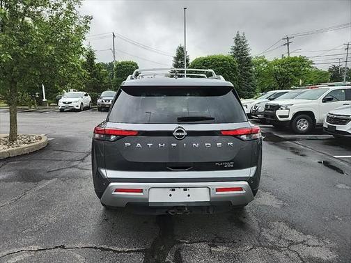 2022 Nissan Pathfinder Platinum 4WD
