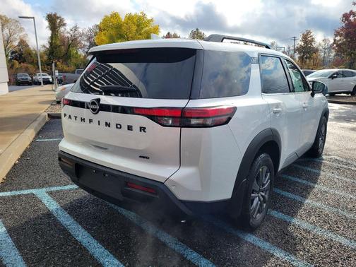 2025 Nissan Pathfinder SV 4WD