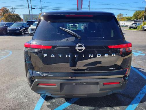 2025 Nissan Pathfinder S 4WD