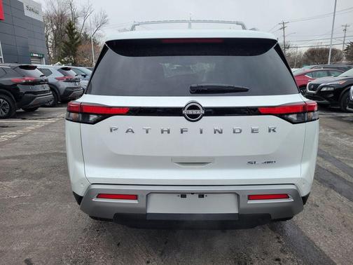 2025 Nissan Pathfinder SL 4WD
