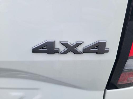 Glacier White 2026 Nissan Frontier S