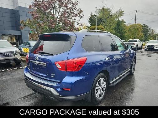 2017 Nissan Pathfinder SL