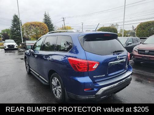 2017 Nissan Pathfinder SL