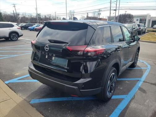 2025 Nissan Rogue SV