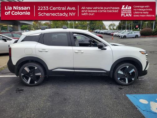 Aspen White Tricoat 2026 Nissan Kicks SR