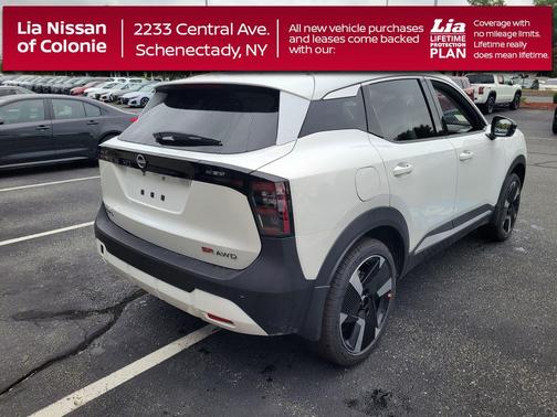 Aspen White Tricoat 2026 Nissan Kicks SR