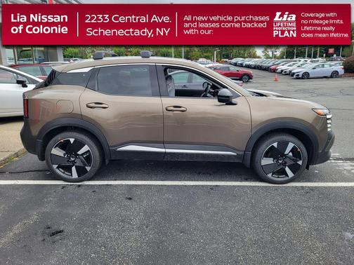 Canyon Bronze Metallic 2026 Nissan Kicks SR