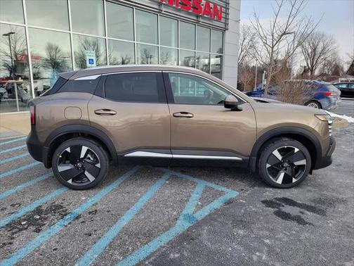 2025 Nissan Kicks SR