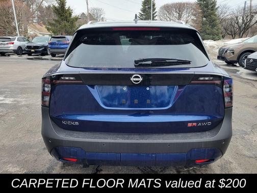 2025 Nissan Kicks SR